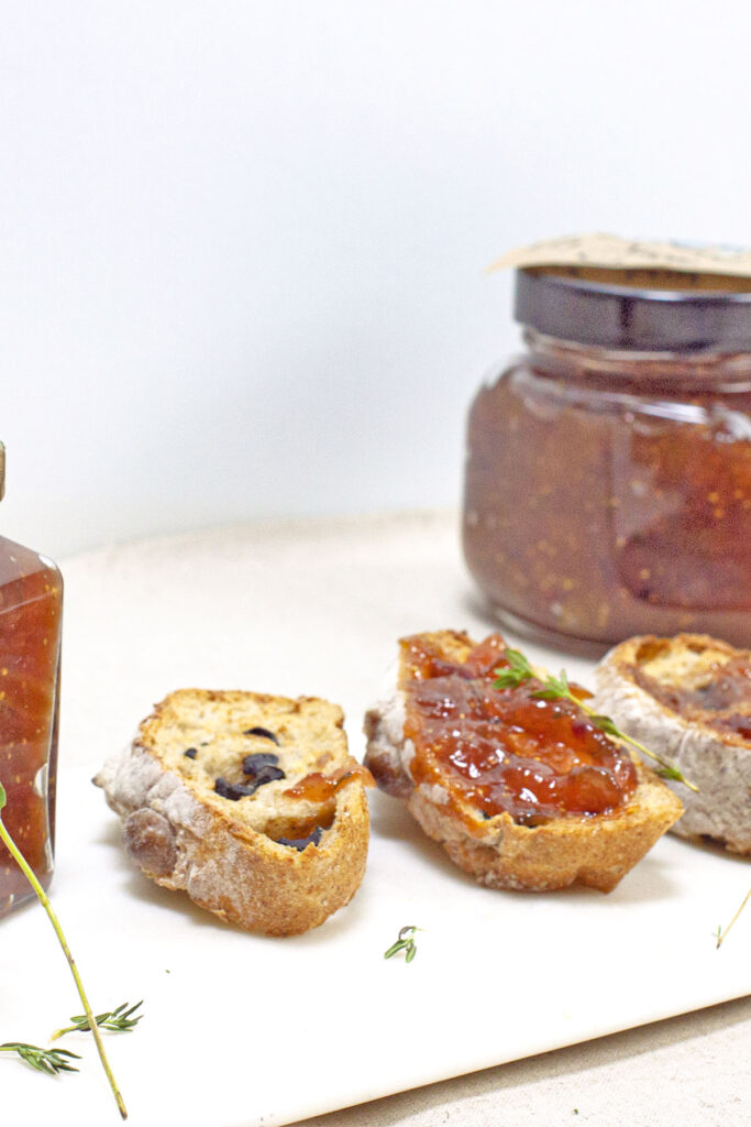 fig jam with bread