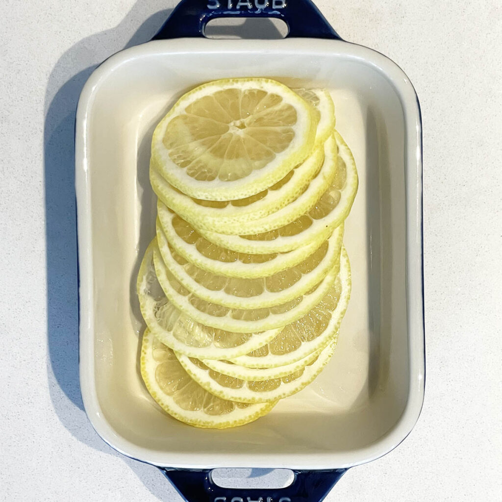 sliced lemon